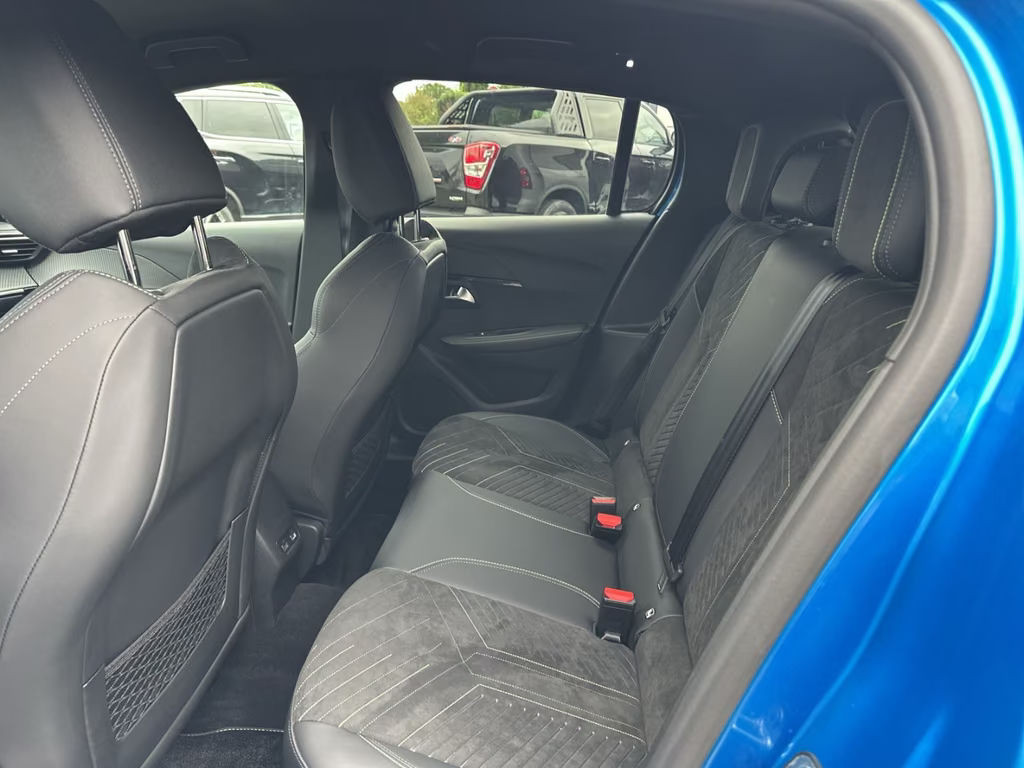 Peugeot e-208