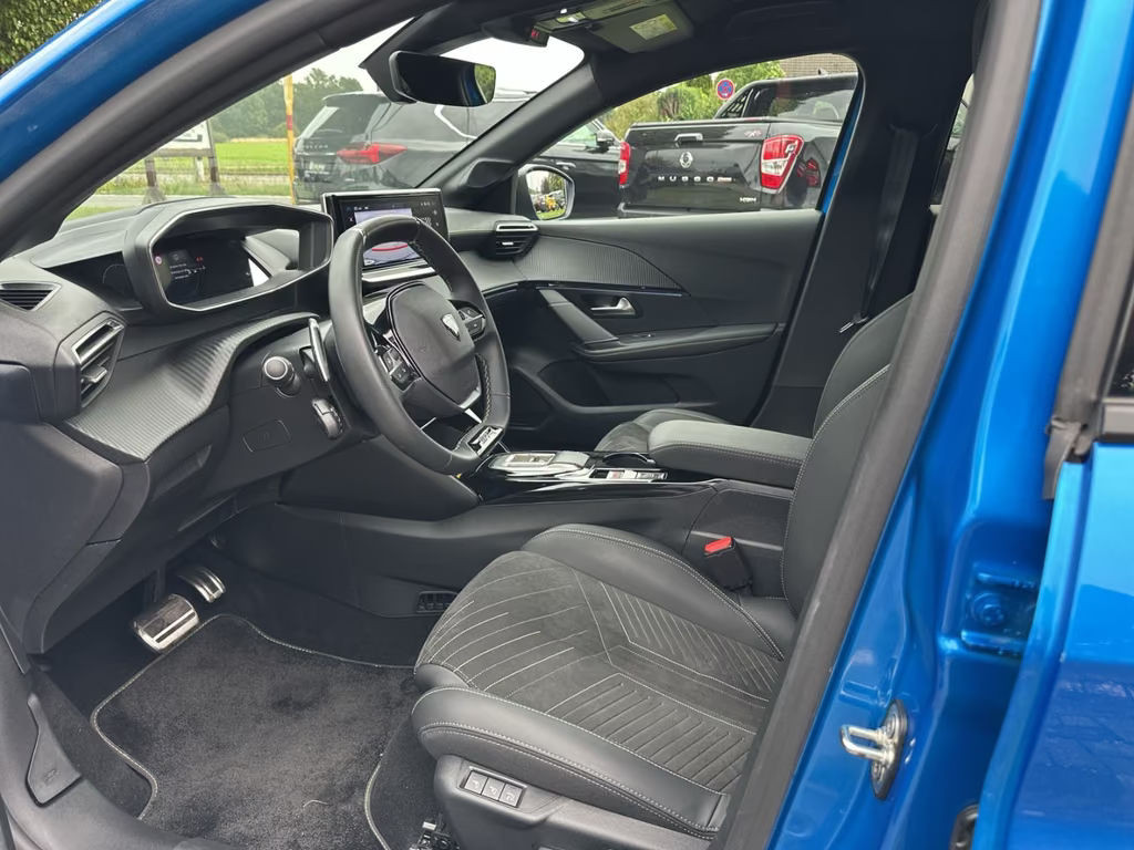 Peugeot e-208