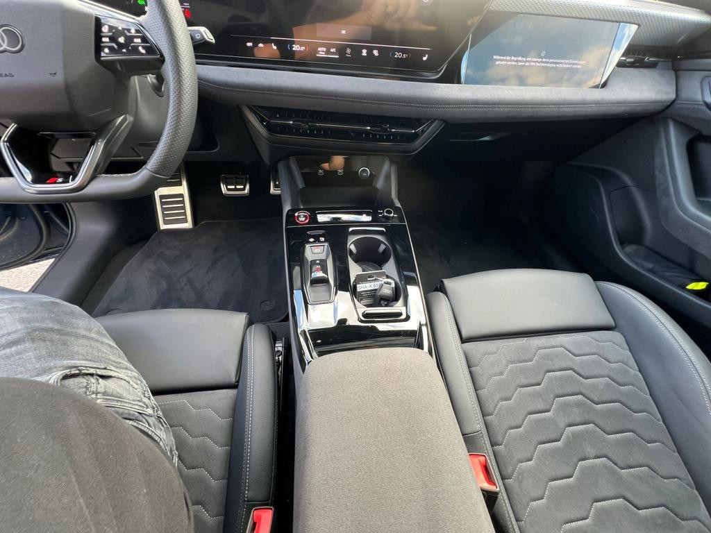 Audi A6 e-tron