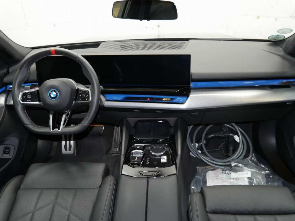 BMW i5