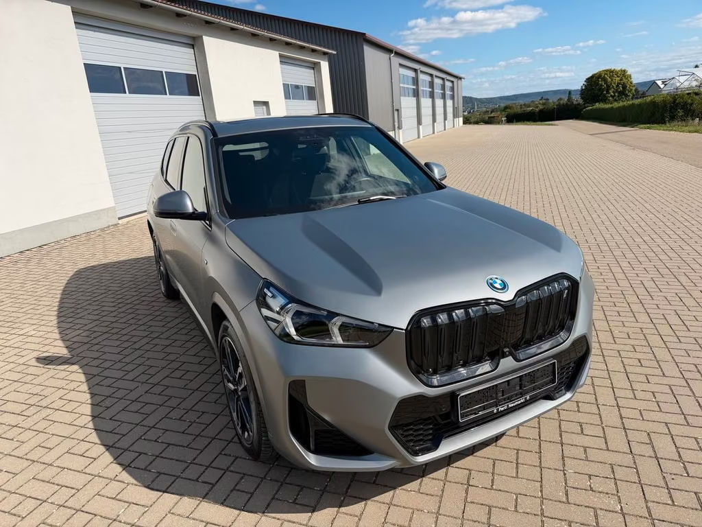 BMW iX1