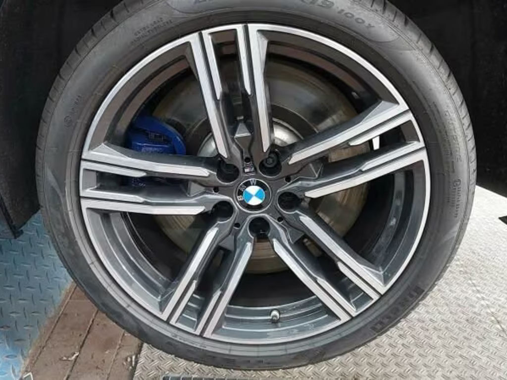 BMW M850