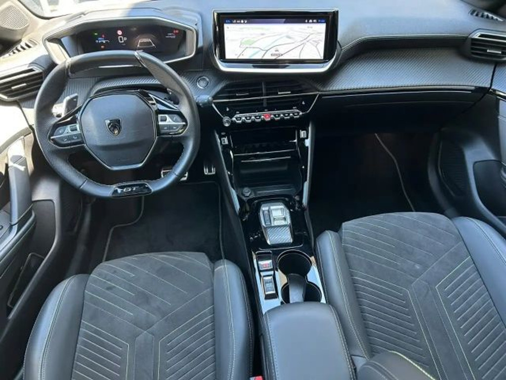 Peugeot e-208