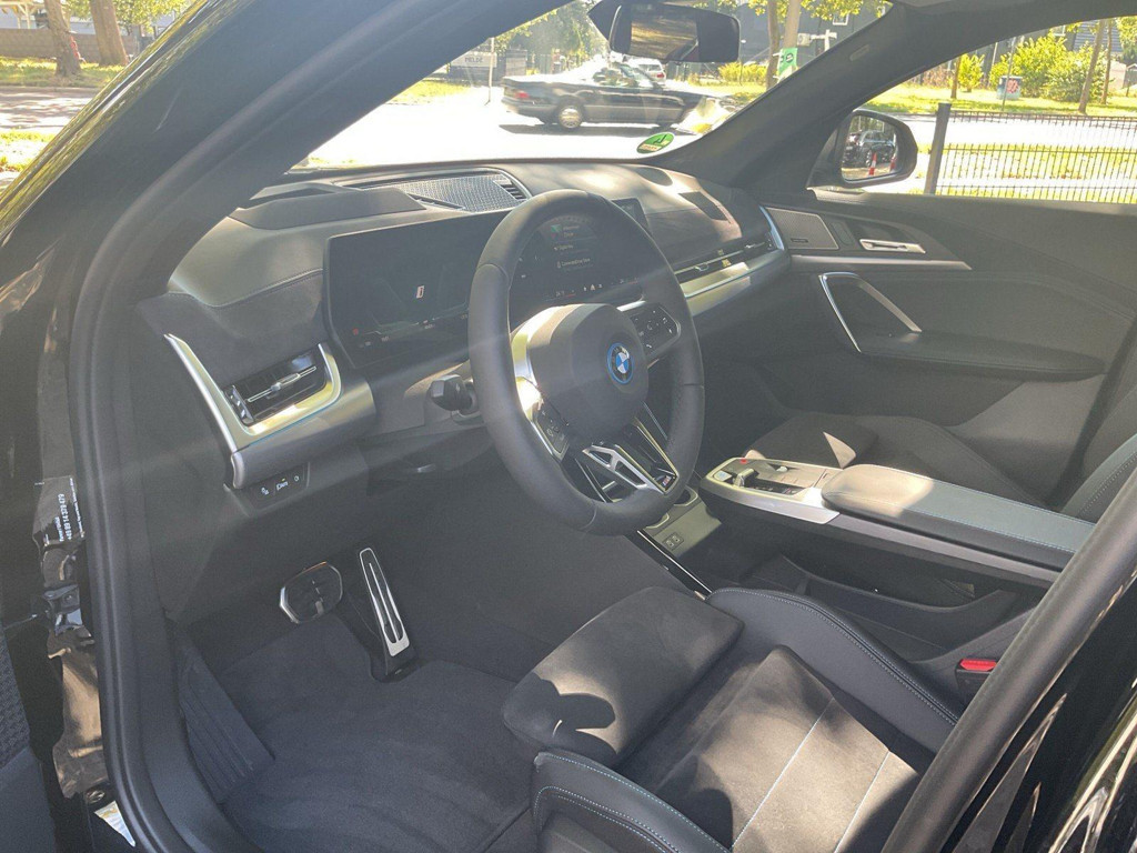 BMW iX2