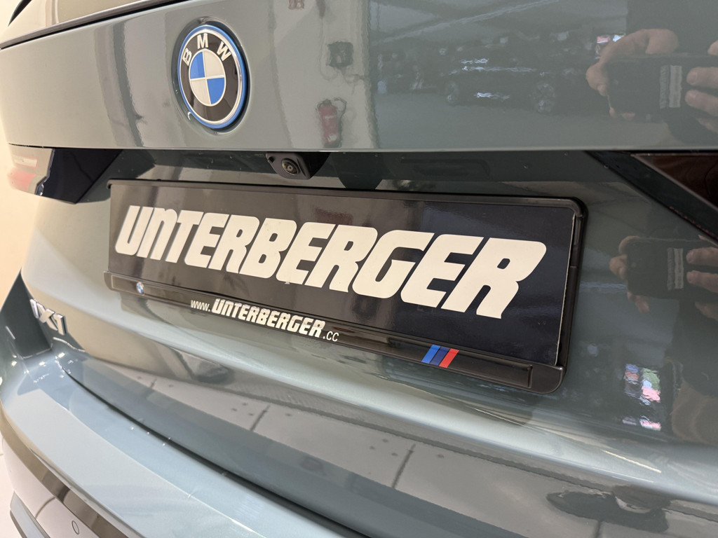BMW iX1