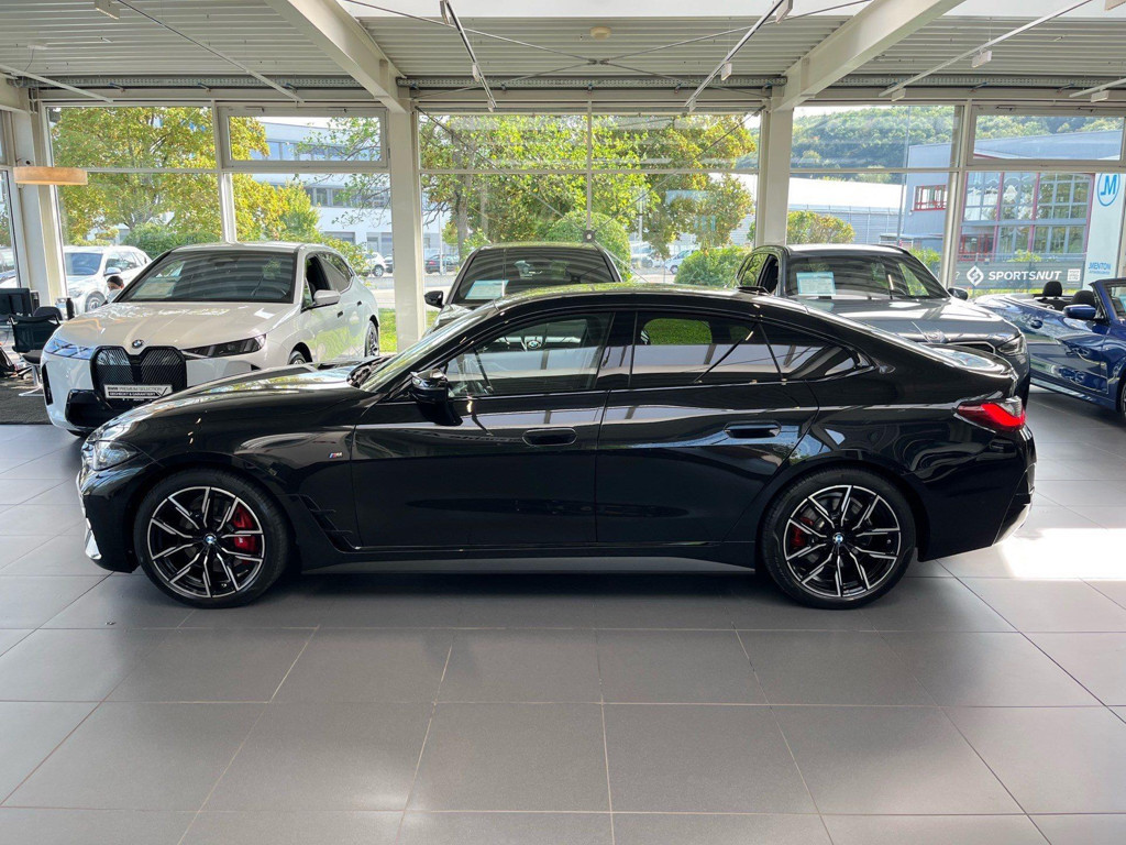 BMW M440