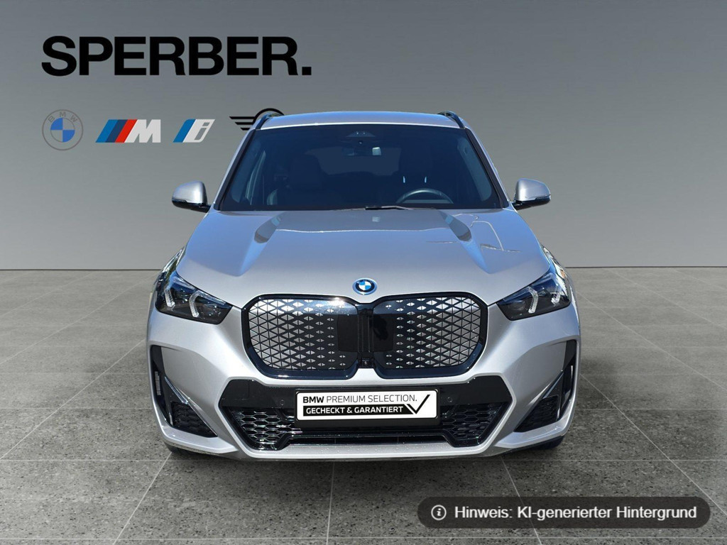 BMW iX1
