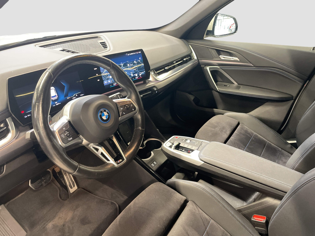 BMW iX1
