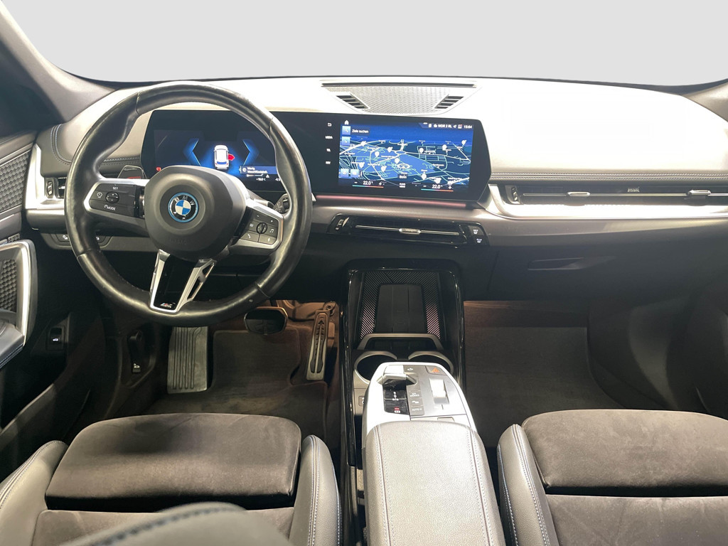 BMW iX1
