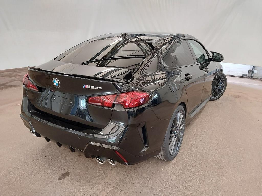 BMW M235