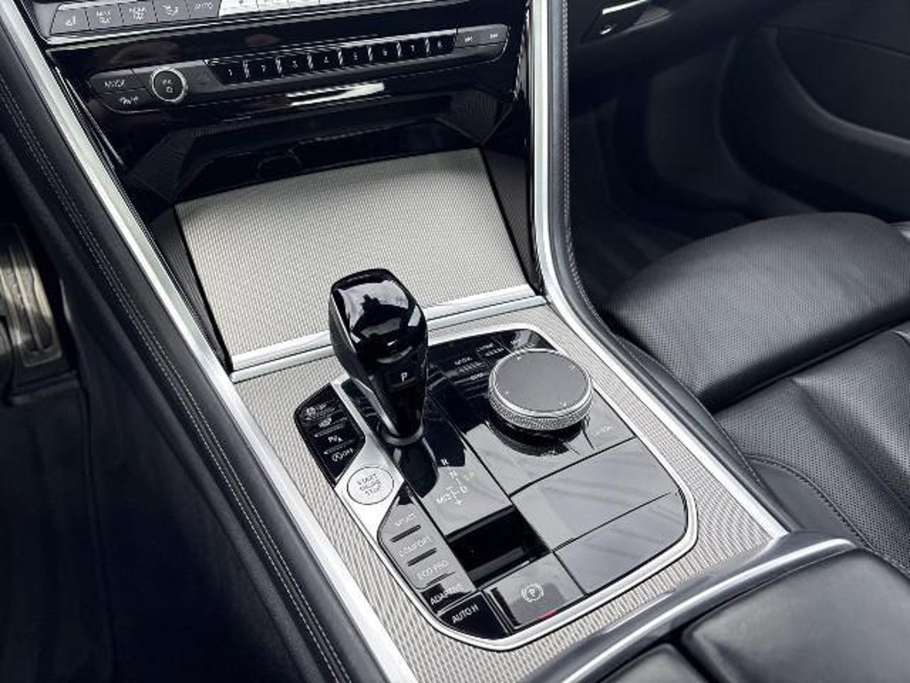 BMW M850