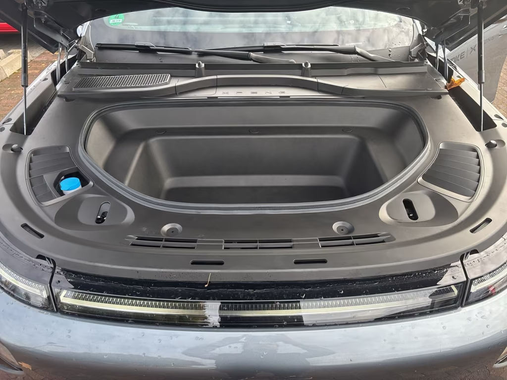 Xpeng G9