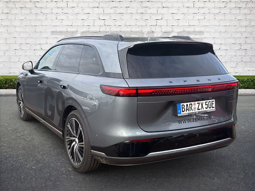 Xpeng G9