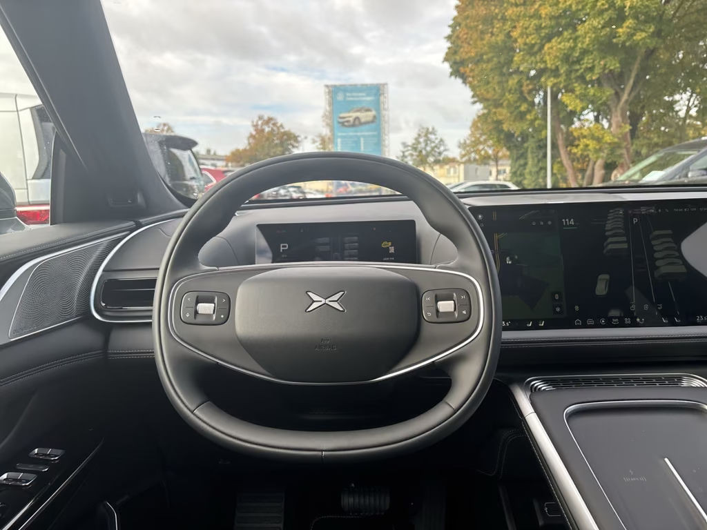 Xpeng G9