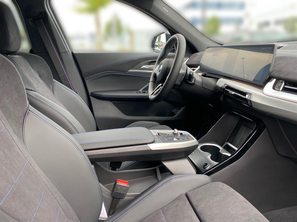 BMW iX2