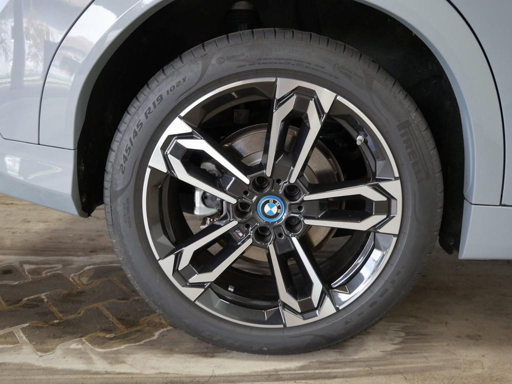 BMW iX2