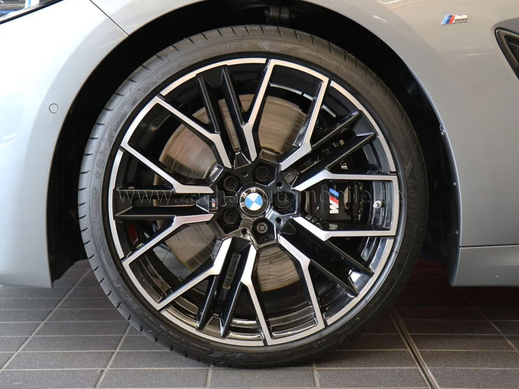 BMW M850