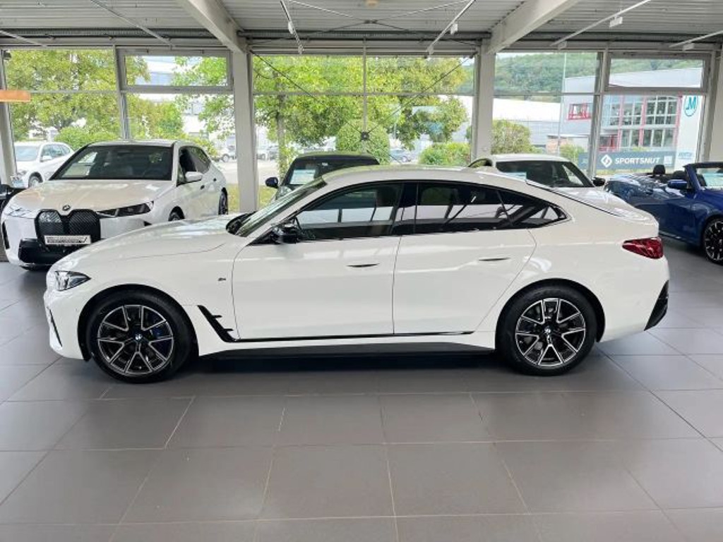 BMW i4