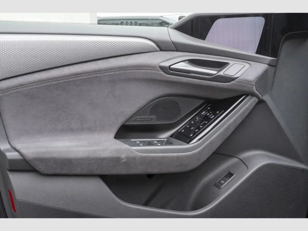 Audi S6 e-tron
