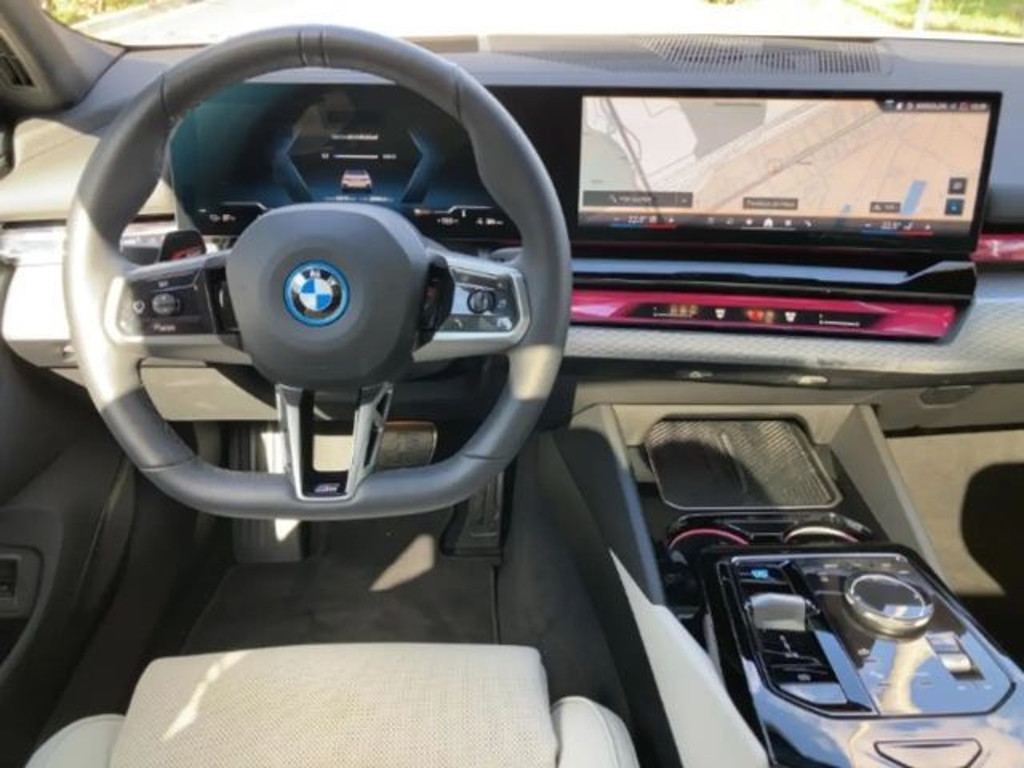 BMW i5