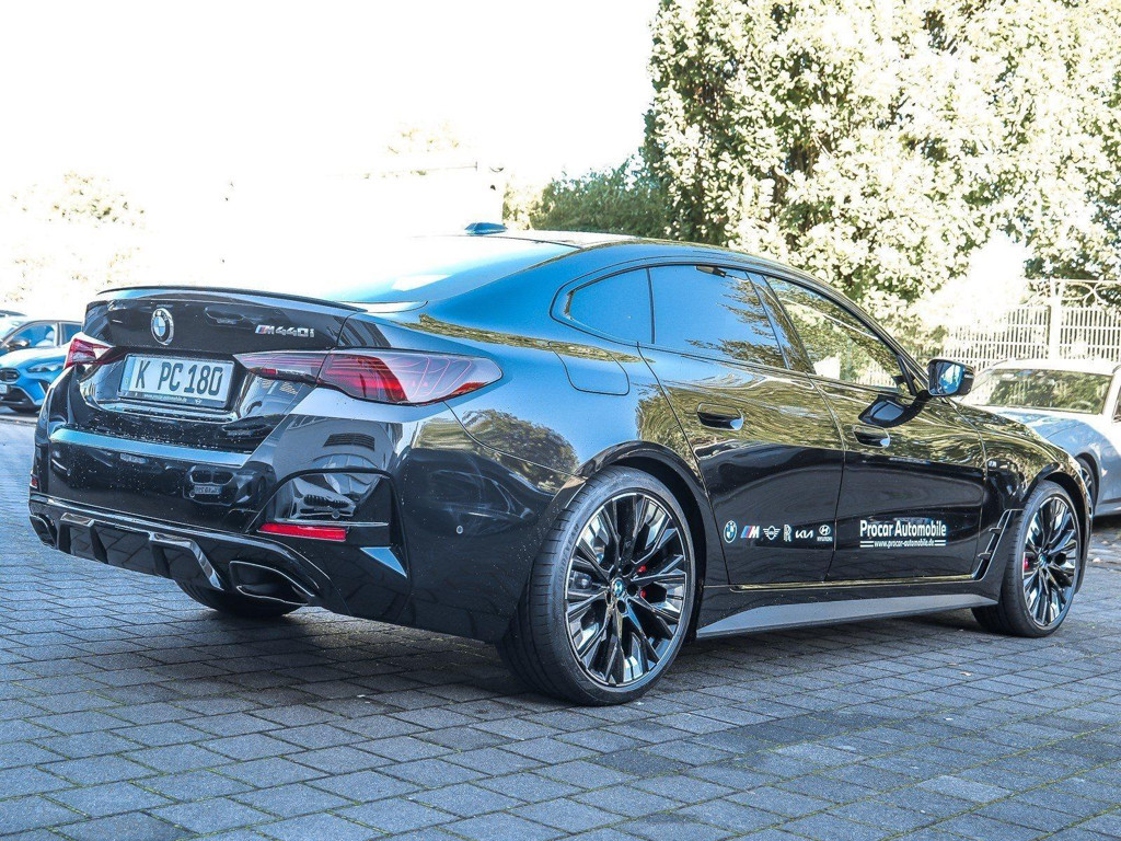 BMW M440