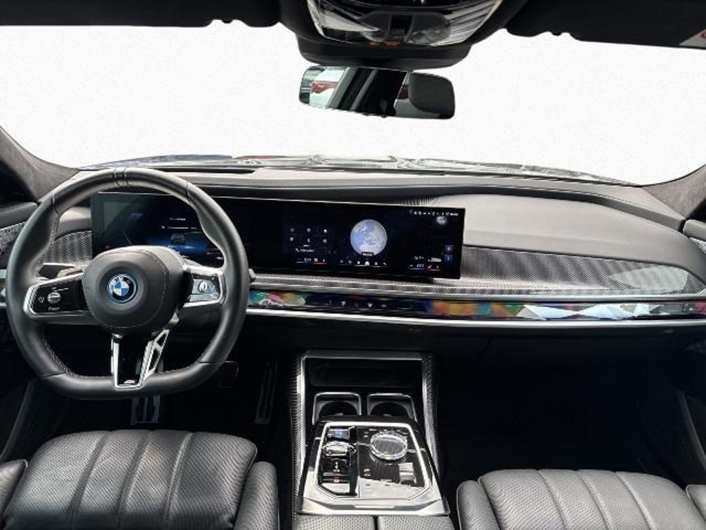 BMW i7