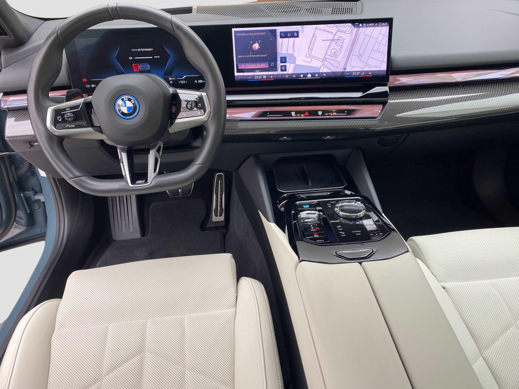 BMW i5