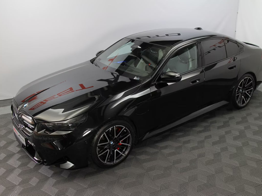 BMW M5 Sedan