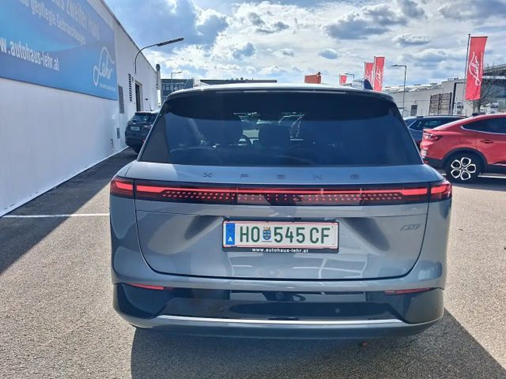 Xpeng G9