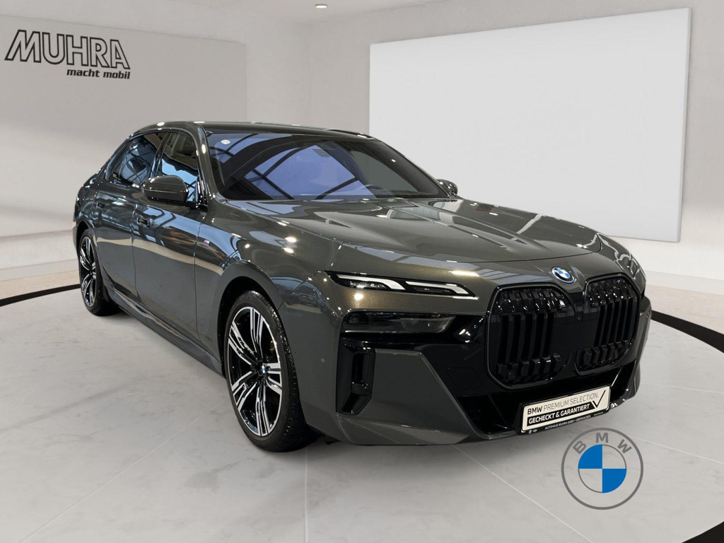 BMW i7