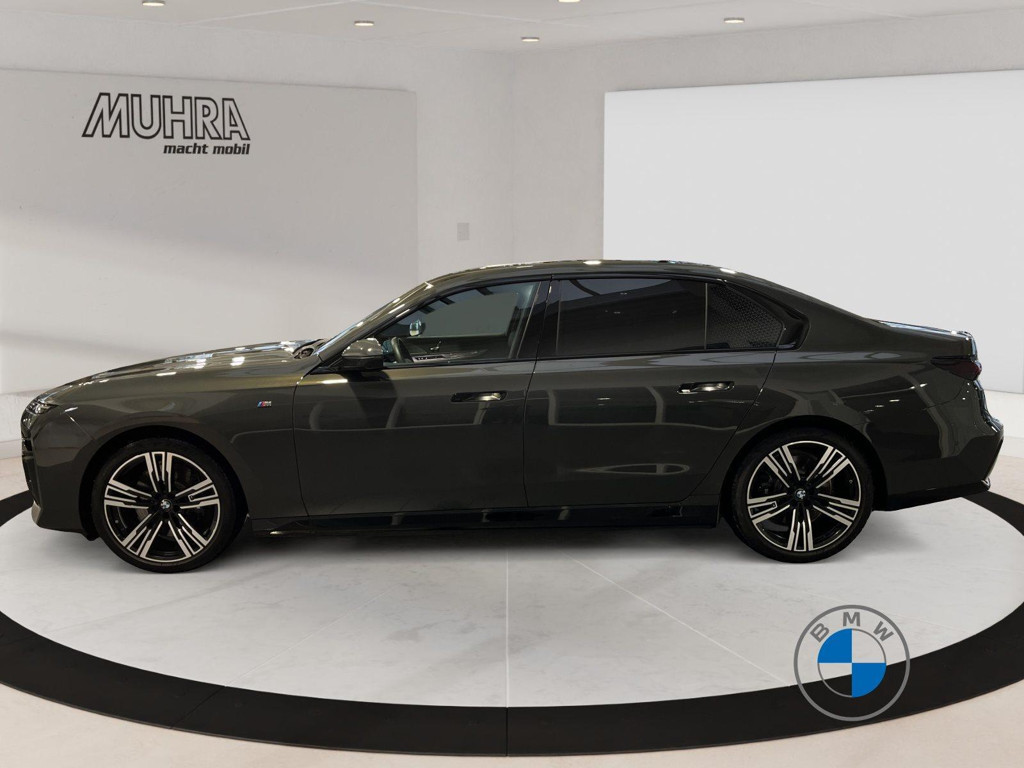 BMW i7