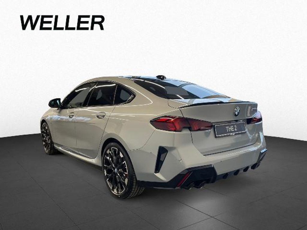 BMW M235