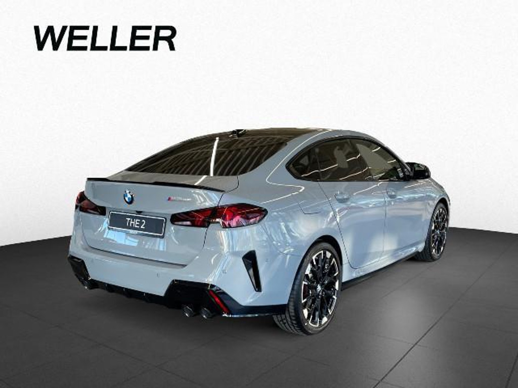 BMW M235