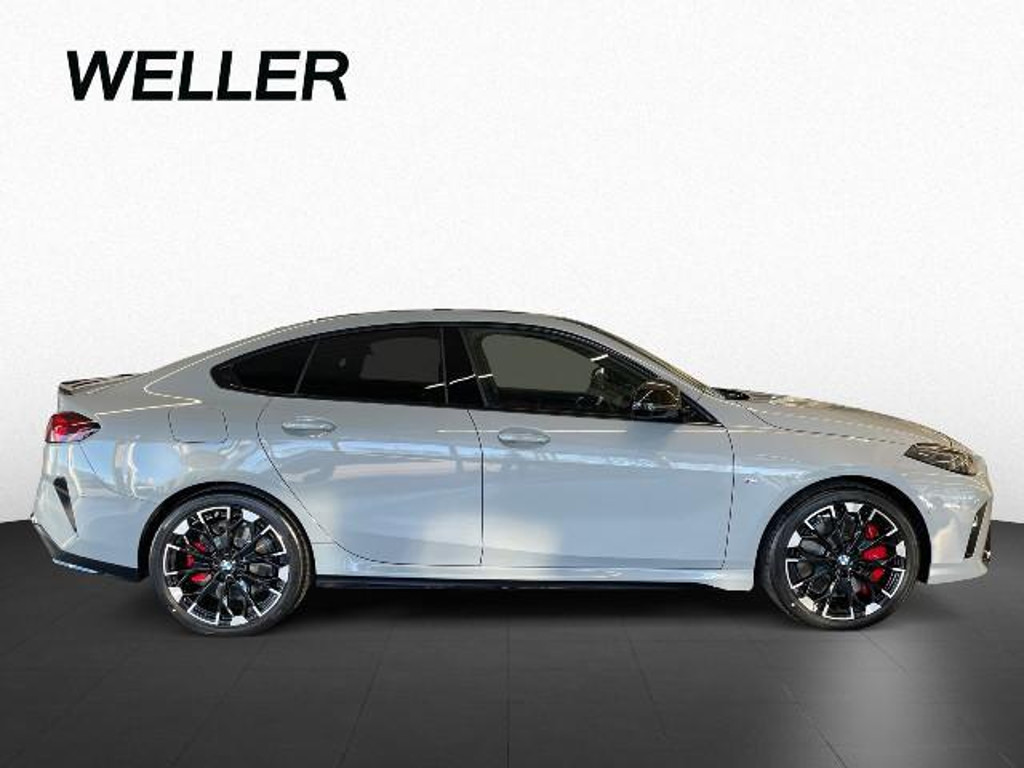 BMW M235