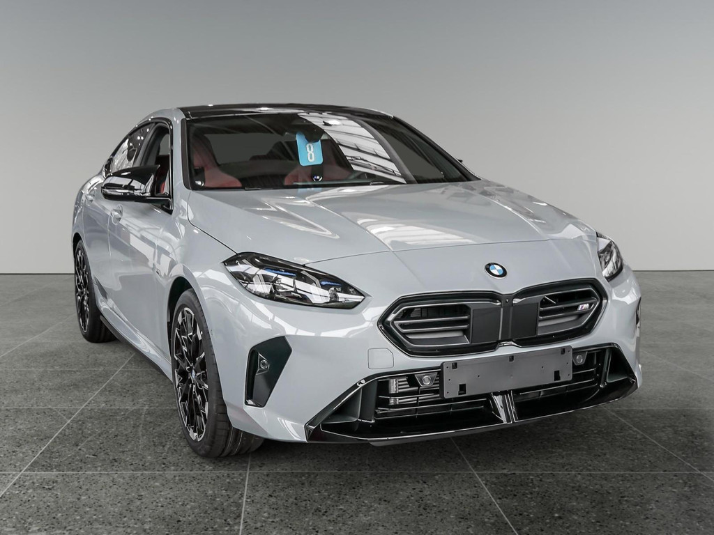 BMW M235