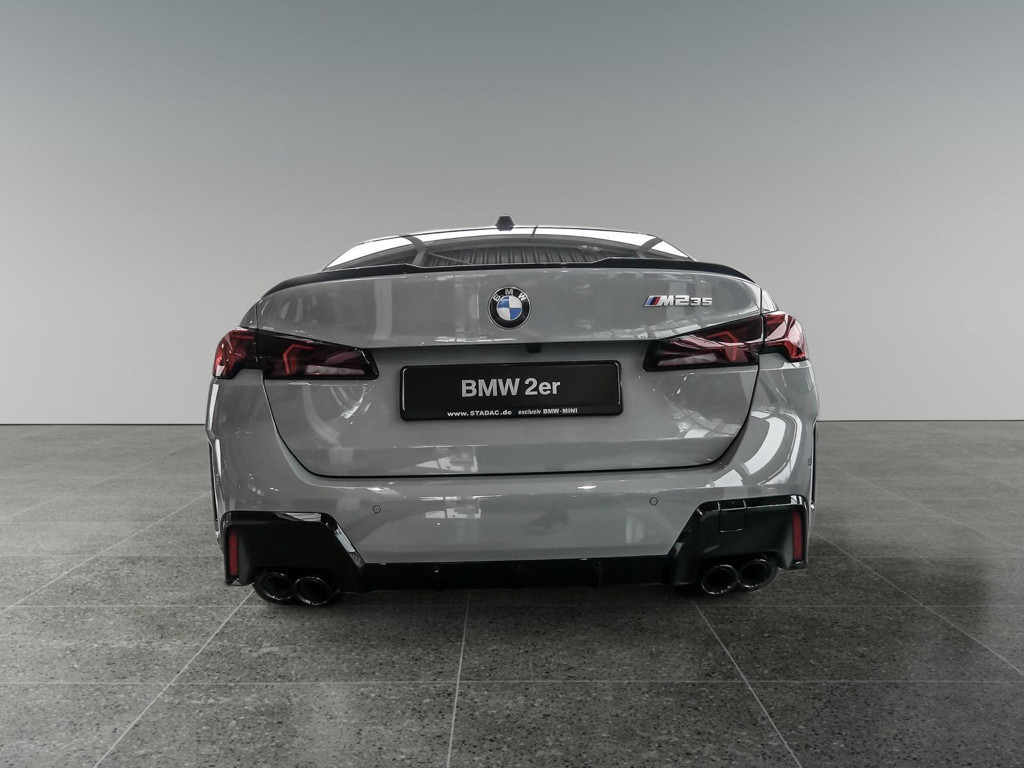 BMW M235