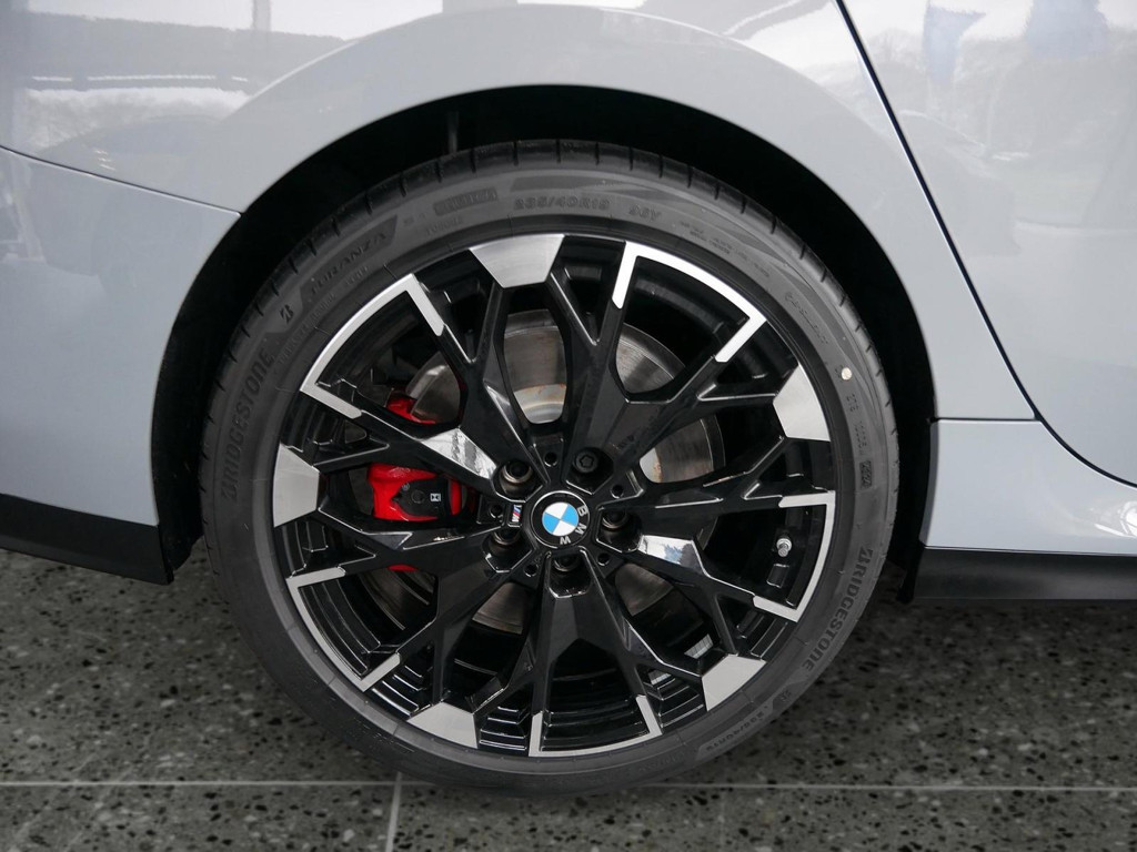 BMW M235