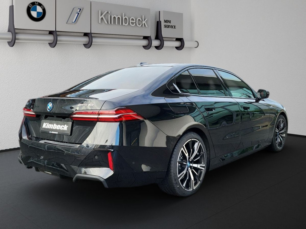 BMW i5