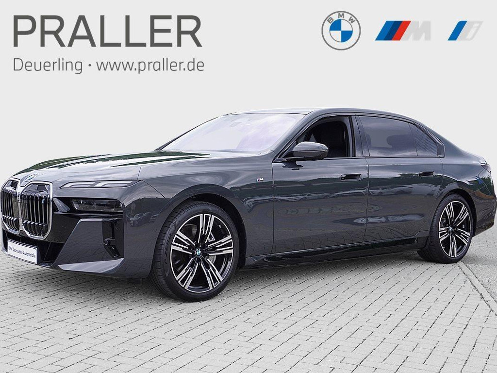 BMW i7