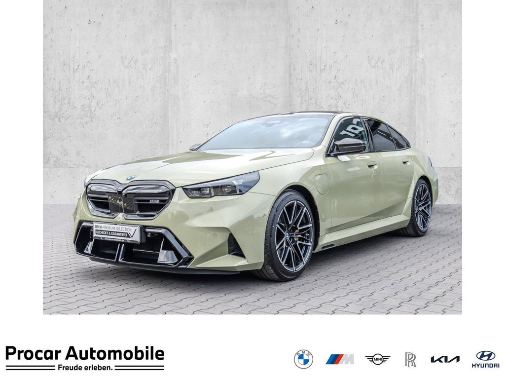 BMW M5 Sedan