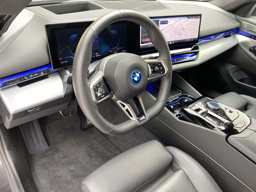 BMW i5