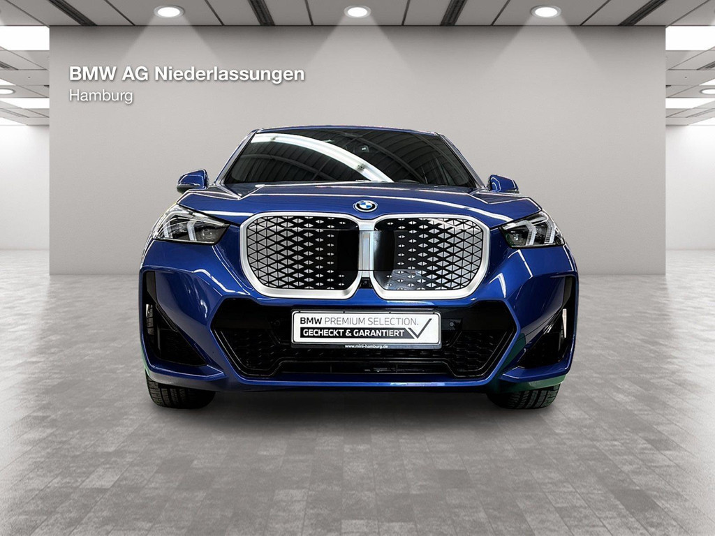BMW iX1