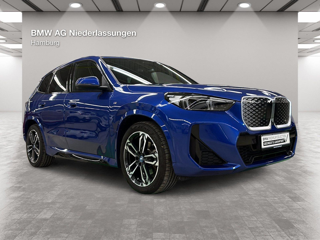 BMW iX1