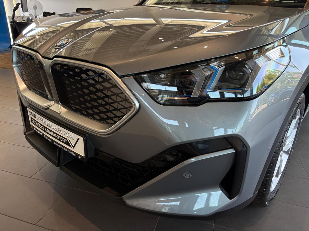 BMW iX2