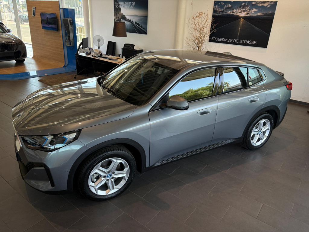 BMW iX2