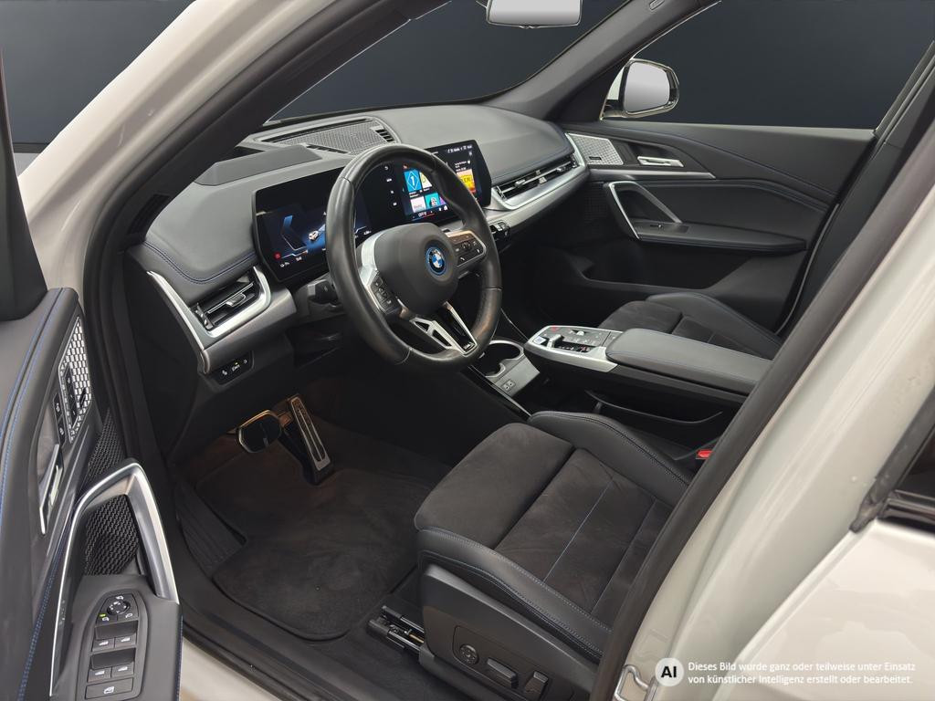 BMW iX1