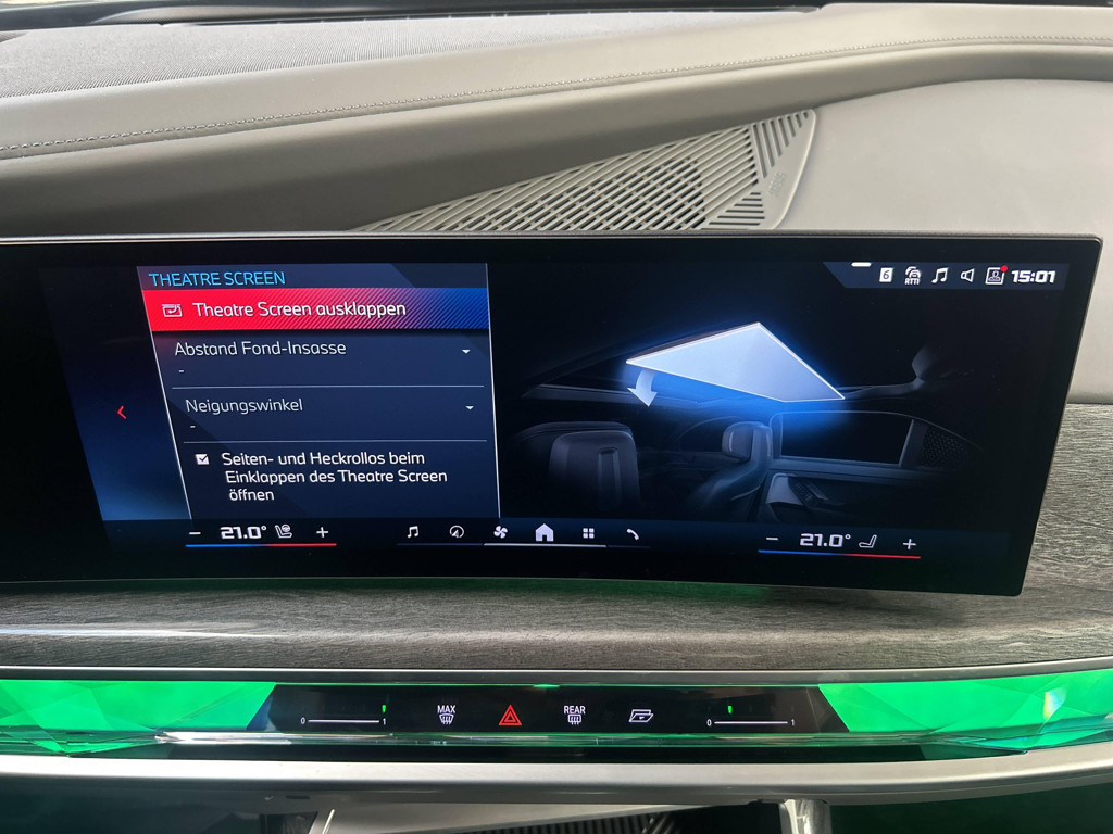 BMW i7