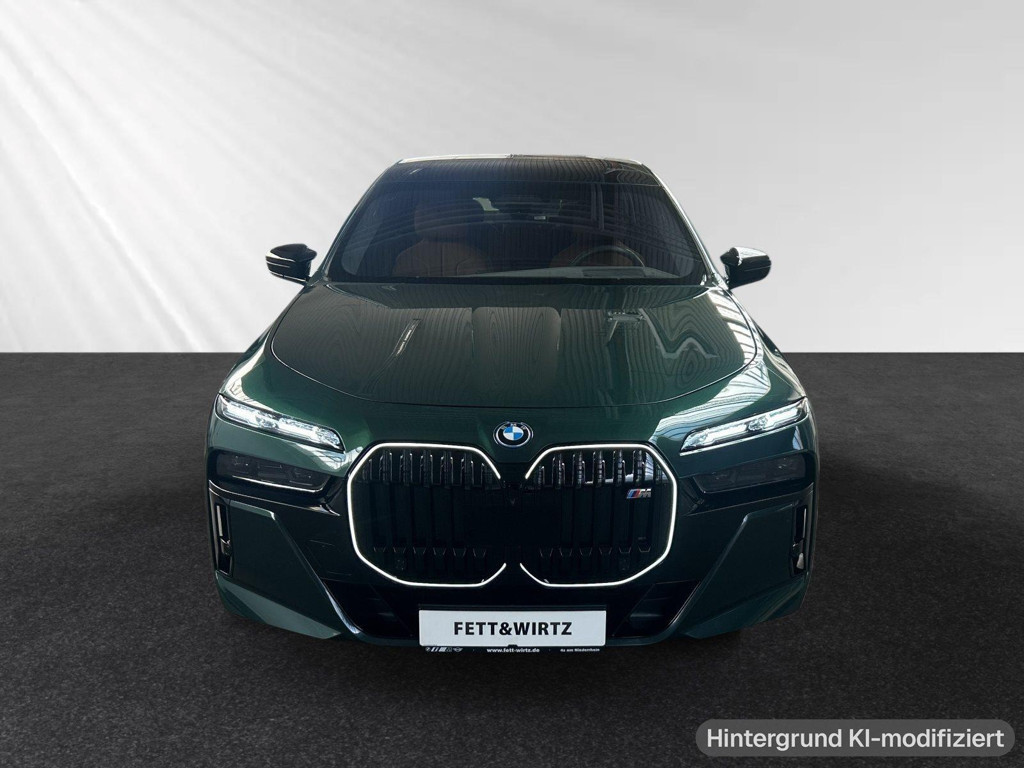 BMW i7