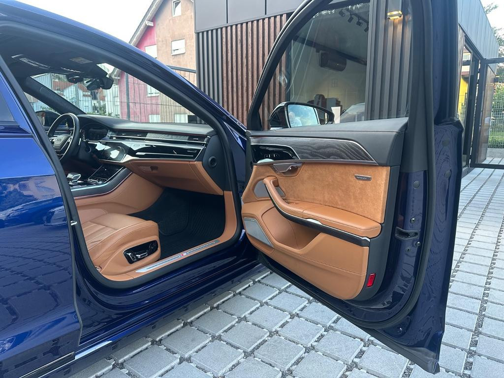 Audi S8