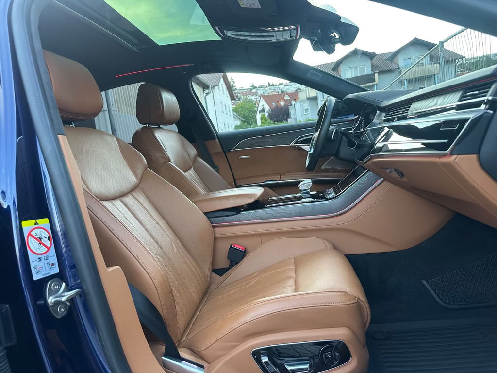 Audi S8